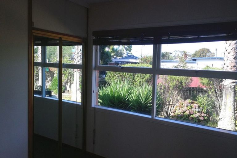 Photo of property in 2 Challinor Street, Pakuranga, Auckland, 2010