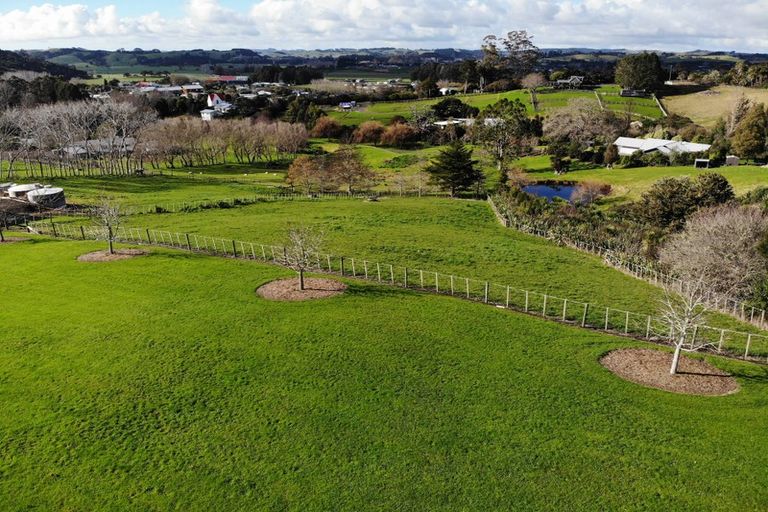 Photo of property in 33 Osbaldiston Lane, Kaukapakapa, 0873