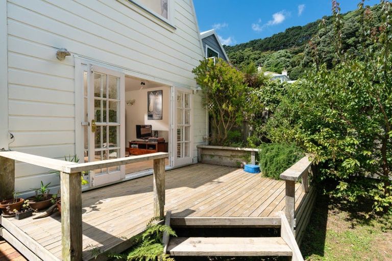 Photo of property in 124 Elizabeth Street, Mount Victoria, Wellington, 6011
