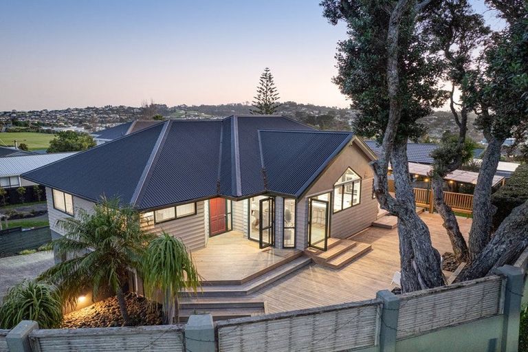 Photo of property in 108 Stanmore Bay Road, Stanmore Bay, Whangaparaoa, 0932