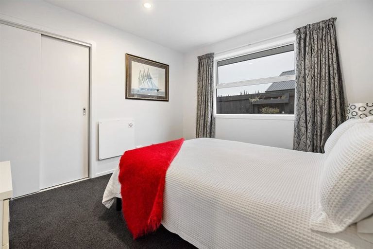 Photo of property in 43 Kingfisher Crescent, Albert Town, Wanaka, 9305