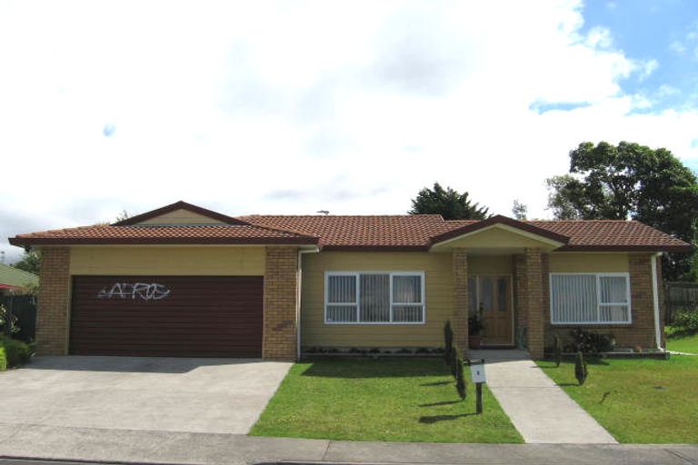 Photo of property in 3 Heversham Place, Glendene, Auckland, 0602
