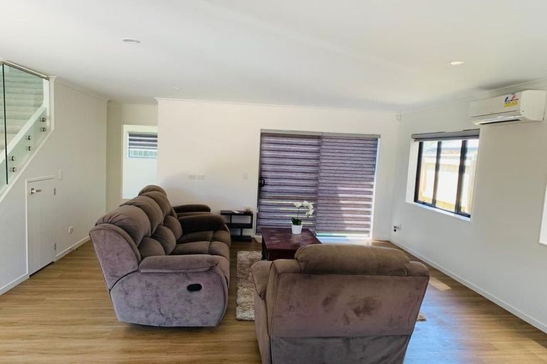Photo of property in 73b Clevedon Road, Papakura, 2110