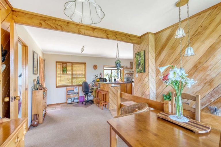 Photo of property in 24 Bay View Road, Cable Bay, 0420