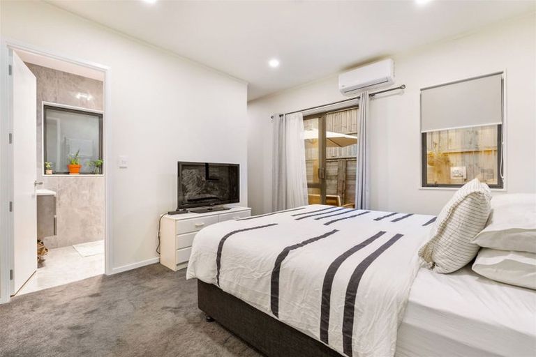 Photo of property in 15a Reynella Drive, Massey, Auckland, 0614