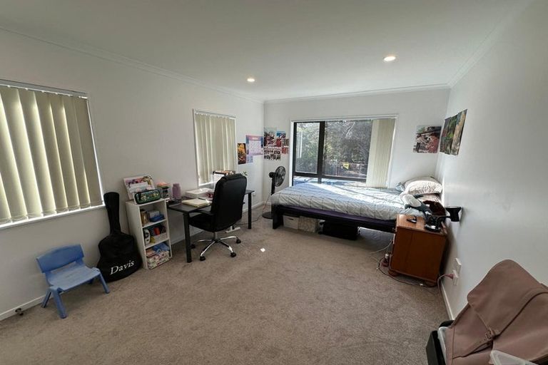 Photo of property in 30a Godley Road, Green Bay, Auckland, 0604