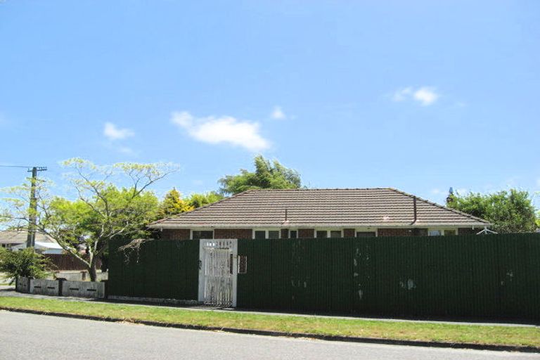 Photo of property in 1 Penwood Street, Russley, Christchurch, 8042