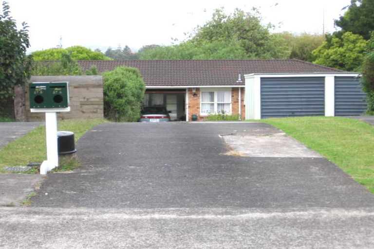 Photo of property in 1/57 Manhattan Heights, Glendene, Auckland, 0602