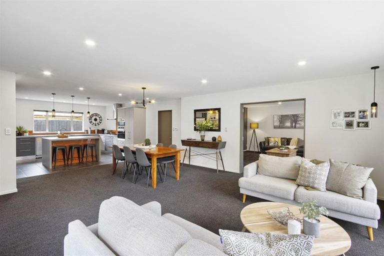 Photo of property in 130 Rothesay Road, Parklands, Christchurch, 8083