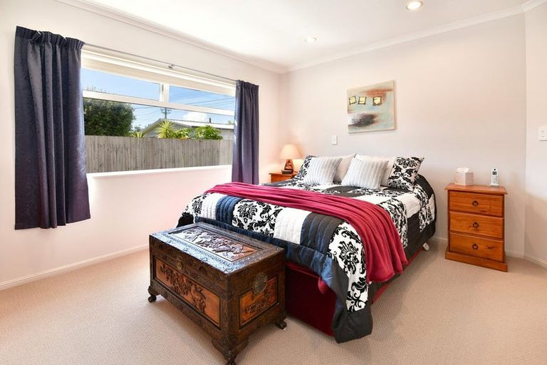 Photo of property in 25 Pine Road, Orewa, 0931