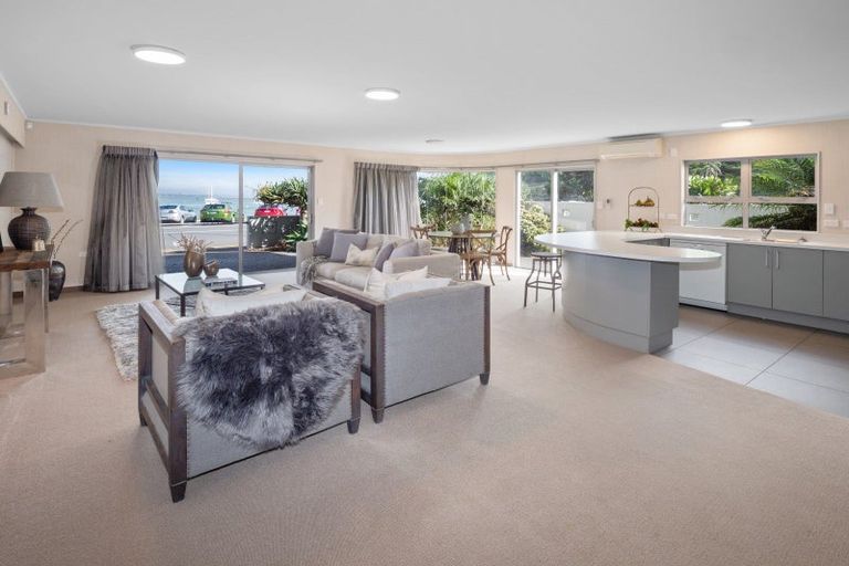 Photo of property in 10 The Mall, Mount Maunganui, 3116