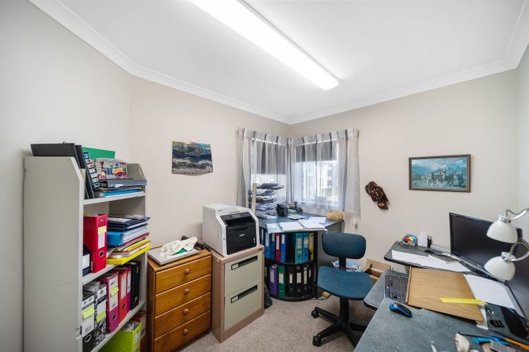 Photo of property in 16 Carpenter Lane, Silverdale, 0932