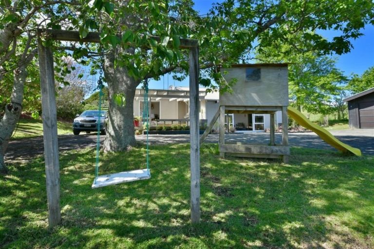 Photo of property in 1238 Peak Road, Helensville, 0875