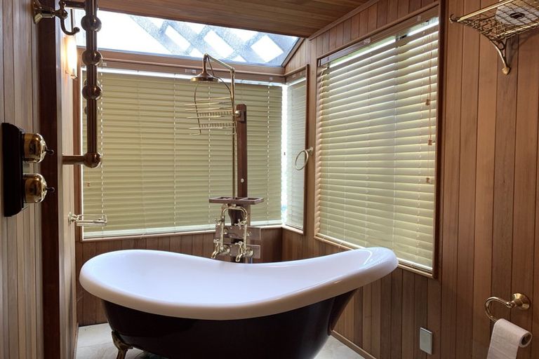 Photo of property in 56 Onetaunga Road, Chatswood, Auckland, 0626