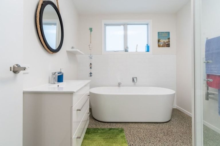 Photo of property in 13a Dune View Drive, Mangawhai, 0505