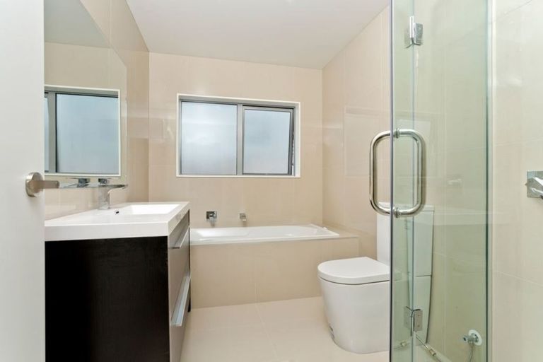 Photo of property in 62e Verran Road, Birkdale, Auckland, 0626