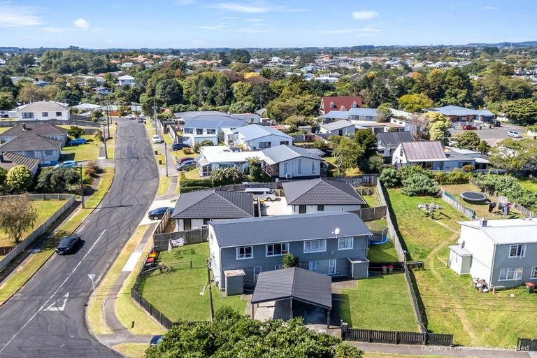 Photo of property in 22 Cook Street, Marfell, New Plymouth, 4310
