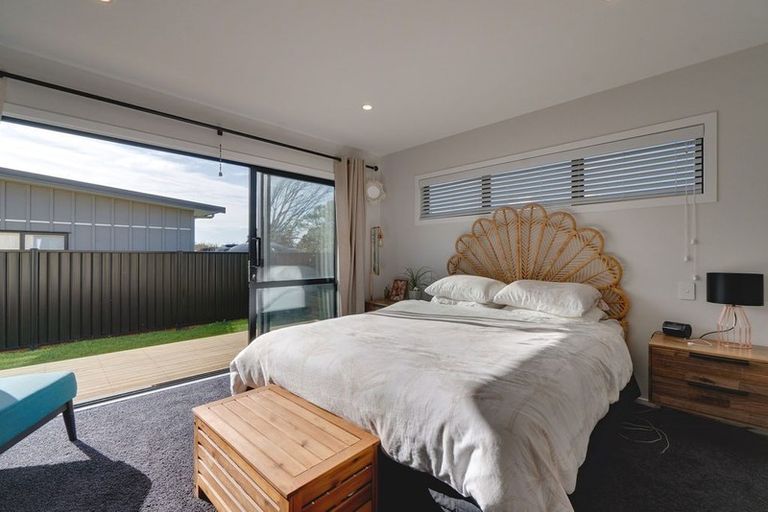 Photo of property in 37 Seagrass Place, Otaki Beach, Otaki, 5512