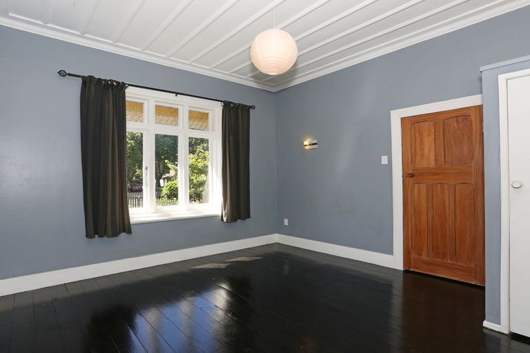 Photo of property in 390 Featherston Street, Palmerston North, 4414
