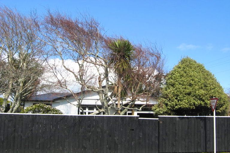 Photo of property in 71 Wallace Place, Westown, New Plymouth, 4310