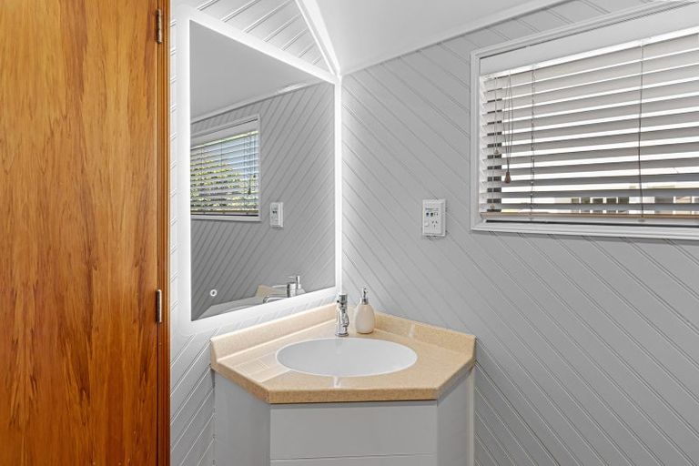 Photo of property in 323a Withells Road, Avonhead, Christchurch, 8042