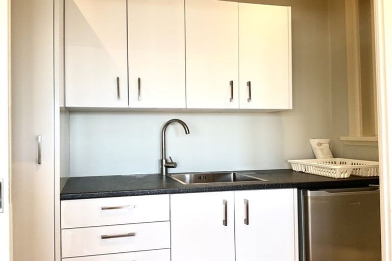 Photo of property in 1b Wadestown Road, Wadestown, Wellington, 6012