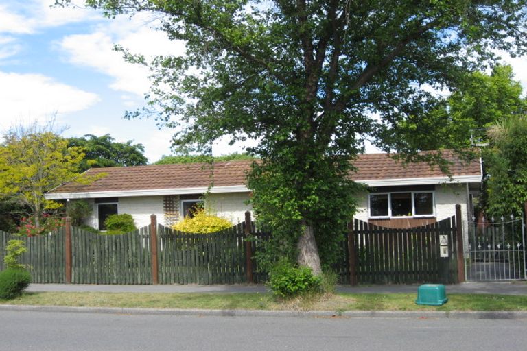 Photo of property in 6 Royal Park Drive, Parklands, Christchurch, 8083