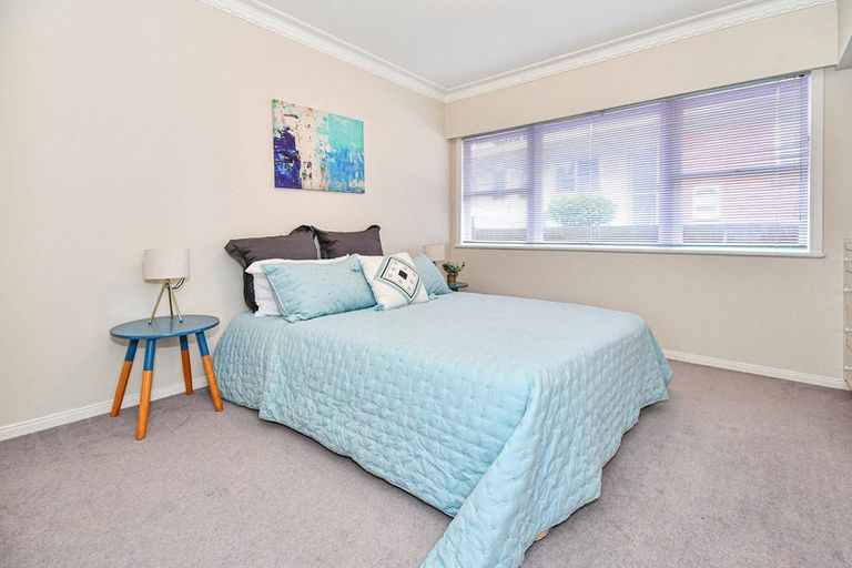 Photo of property in 3 Frank Place, Hillpark, Auckland, 2102