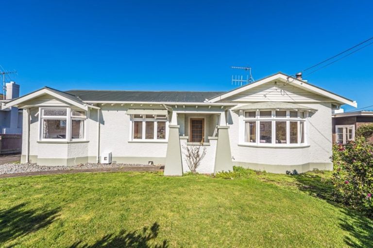 Photo of property in 19 Tarata Street, Saint Johns Hill, Whanganui, 4501