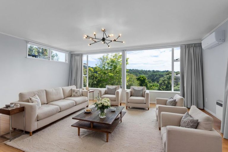 Photo of property in 77 Avonleigh Road, Green Bay, Auckland, 0604