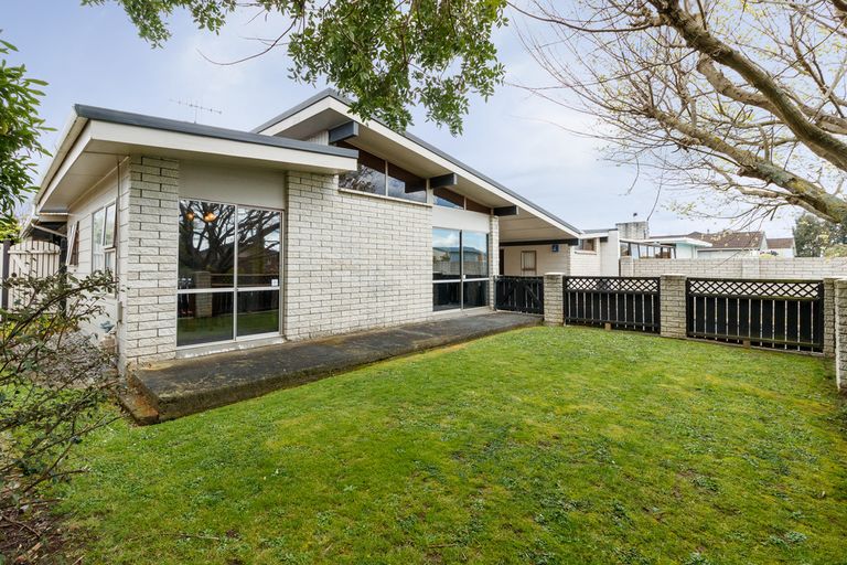 Photo of property in 6 Paradise Place, Milson, Palmerston North, 4414