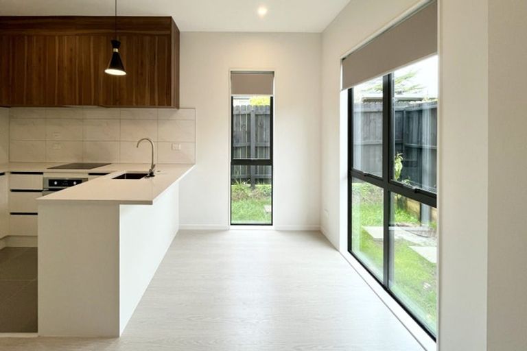 Photo of property in 9/8 Rosier Road, Glen Eden, Auckland, 0602