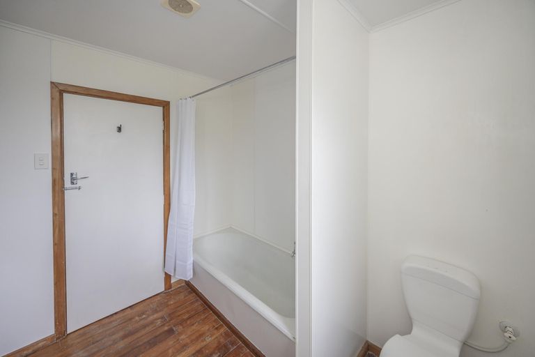 Photo of property in 28 Awamoa Road, Holmes Hill, Oamaru, 9401