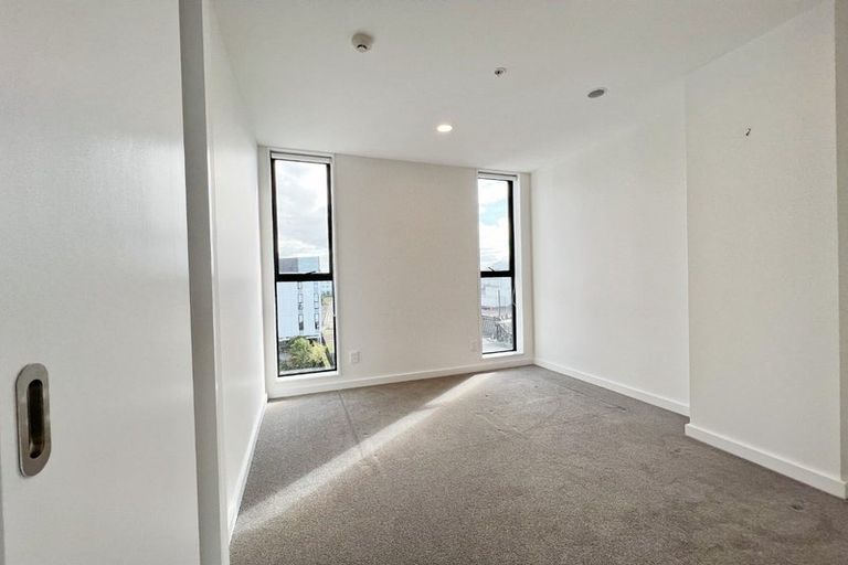 Photo of property in 401/19 Rawene Road, Birkenhead, Auckland, 0626