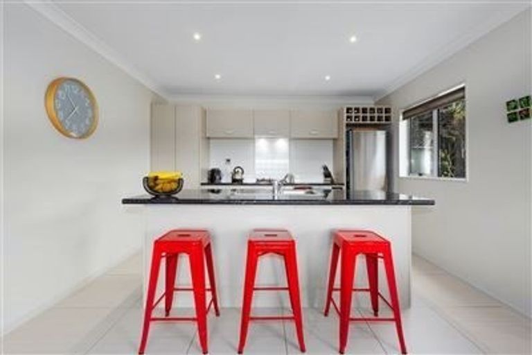 Photo of property in 4 Gennaker Lane, Whitby, Porirua, 5024