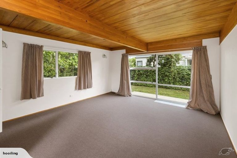 Photo of property in 6 Gloaming Place, Conifer Grove, Takanini, 2112