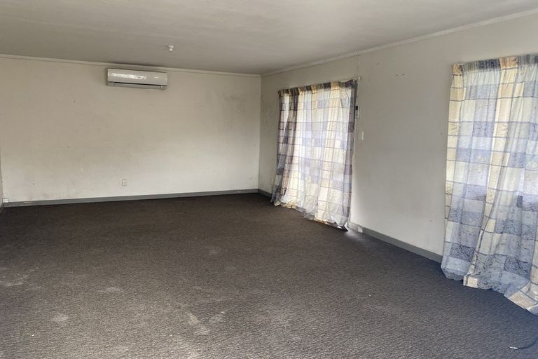 Photo of property in 16 Sandbrook Avenue, Otara, Auckland, 2023