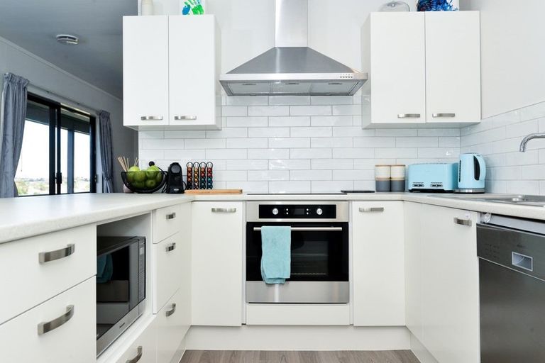 Photo of property in 19a Baverstock Road, Nawton, Hamilton, 3200