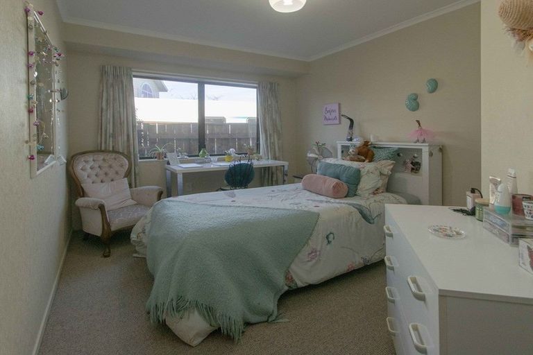 Photo of property in 18 Bishops Close, Greenmeadows, Napier, 4112