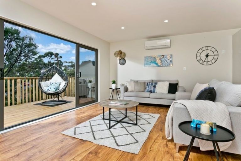 Photo of property in 22a Glastron Place, Bayview, Auckland, 0629