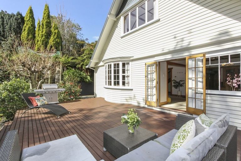 Photo of property in 3 Redcoat Lane, New Plymouth, 4310