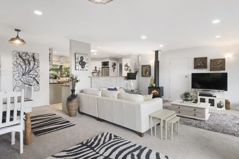 Photo of property in 2 Ruamoana Place, Omokoroa, 3114