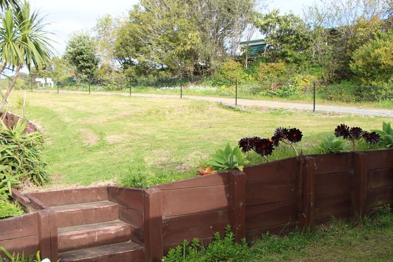 Photo of property in 21 Paradise Road, Coopers Beach, 0420