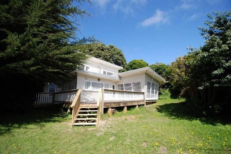 Photo of property in 13 Bell Street, Tawa, Wellington, 5028