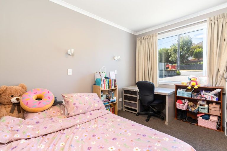 Photo of property in 10 Larsen Crescent, Tawa, Wellington, 5028