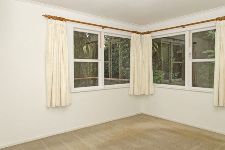 Photo of property in 43 Waima Crescent, Titirangi, Auckland, 0604