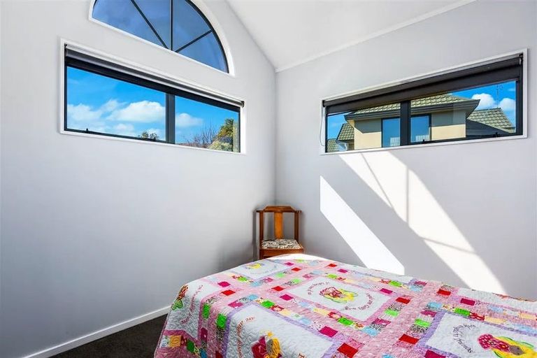 Photo of property in 18 Joseph Banks Drive, Whitby, Porirua, 5024