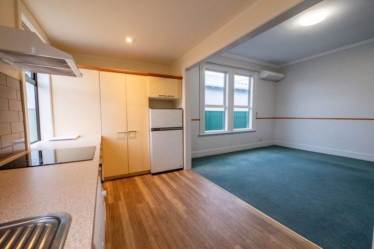 Photo of property in 40 Hargest Crescent, Saint Kilda, Dunedin, 9012