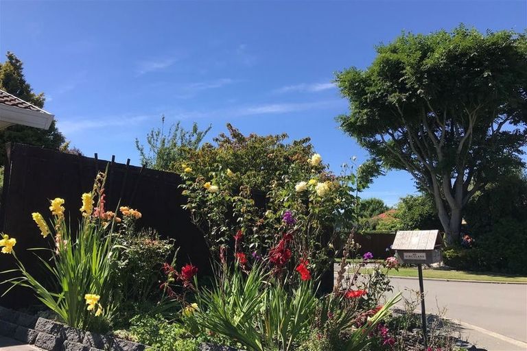 Photo of property in 4 Rowanwood Close, Halswell, Christchurch, 8025