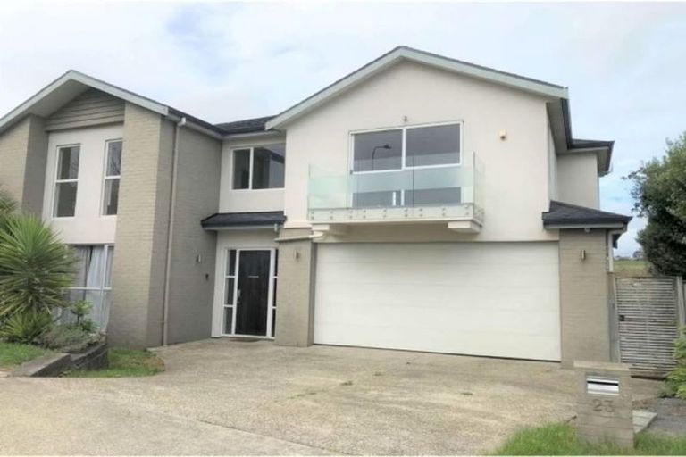 Photo of property in 23 Gibbston Crescent, Flat Bush, Auckland, 2016